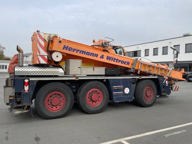 Terex Demag AC 40-1 - Autodizalica za sve terene: slika Terex Demag AC 40-1 - Autodizalica za sve terene Terex Demag AC 40-1 - Autodizalica za sve terene: slika Terex Demag AC 40-1 - Autodizalica za sve terene