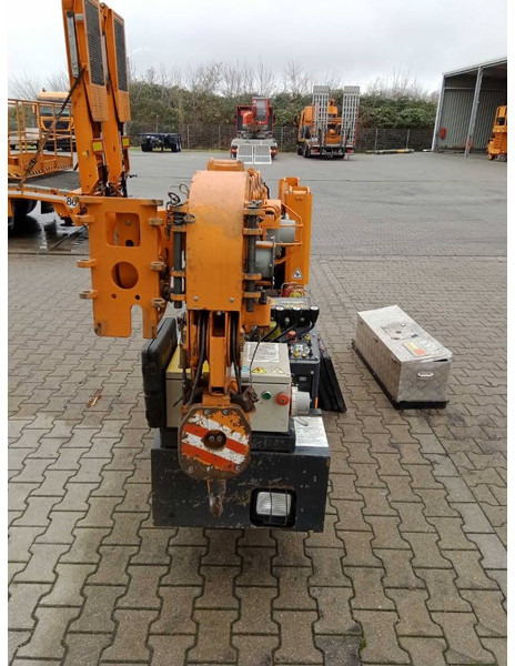 UNIC B-350 1 - Mini kran: slika UNIC B-350 1 - Mini kran UNIC B-350 1 - Mini kran: slika UNIC B-350 1 - Mini kran