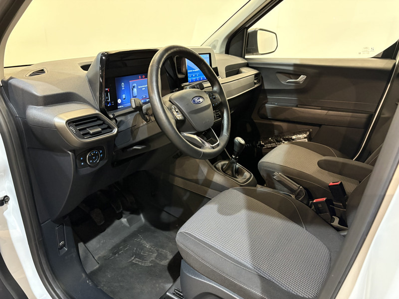 Ford Transit Courier 1.0 EcoBoost Trend Benzine / Winterpack / Airco / Cruisecontrol / Carplay / Camera / 13.100 KM !! - Mali kombi: slika Ford Transit Courier 1.0 EcoBoost Trend Benzine / Winterpack / Airco / Cruisecontrol / Carplay / Camera / 13.100 KM !! - Mali kombi Ford Transit Courier 1.0 EcoBoost Trend Benzine / Winterpack / Airco / Cruisecontrol / Carplay / Camera / 13.100 KM !! - Mali kombi: slika Ford Transit Courier 1.0 EcoBoost Trend Benzine / Winterpack / Airco / Cruisecontrol / Carplay / Camera / 13.100 KM !! - Mali kombi