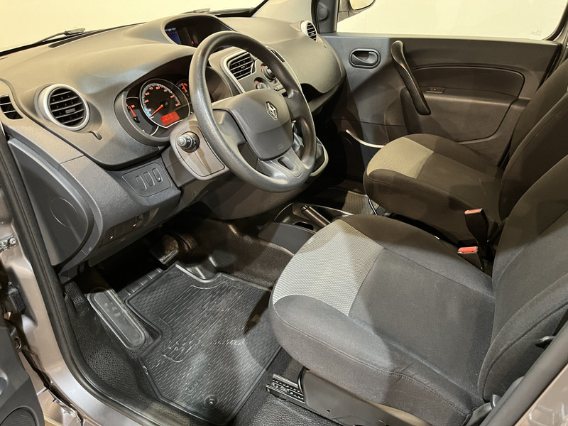 Interior photo 1: Mali kombi, Električno dostavno vozilo Renault Kangoo Z.E. Maxi Incl. Accu 33 KWH Automaat / 100% Elektrisch / Airco / PDC / 32.900 KM !! / BPM VRIJ !!