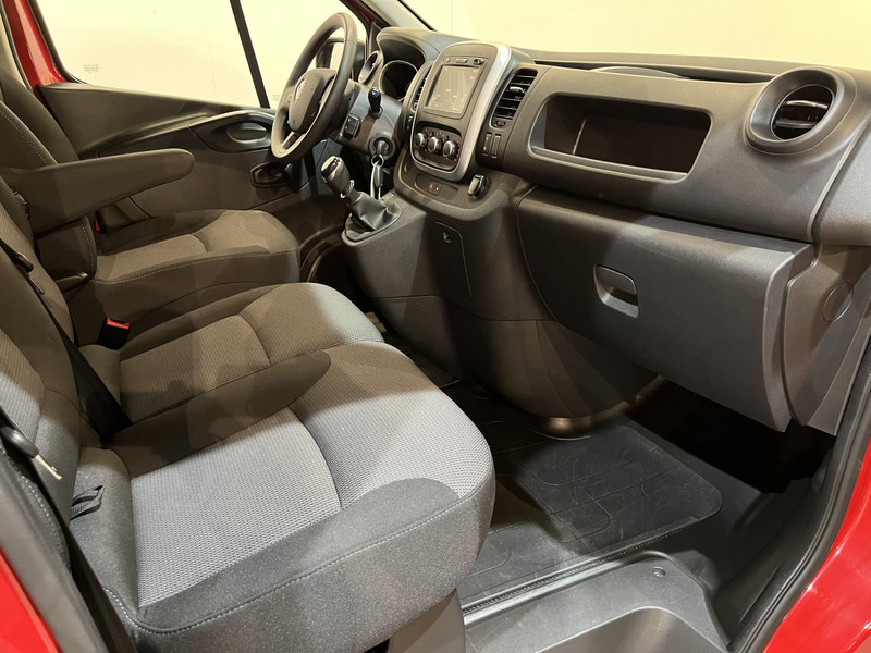 Renault Trafic 2.0 dCi 170 PK L1H1 / Euro 6 / Airco / Cruise Control / PDC / CarPlay / Navigatie / Trekhaak / LED / 3-Zits - Mali kombi: slika Renault Trafic 2.0 dCi 170 PK L1H1 / Euro 6 / Airco / Cruise Control / PDC / CarPlay / Navigatie / Trekhaak / LED / 3-Zits - Mali kombi Renault Trafic 2.0 dCi 170 PK L1H1 / Euro 6 / Airco / Cruise Control / PDC / CarPlay / Navigatie / Trekhaak / LED / 3-Zits - Mali kombi: slika Renault Trafic 2.0 dCi 170 PK L1H1 / Euro 6 / Airco / Cruise Control / PDC / CarPlay / Navigatie / Trekhaak / LED / 3-Zits - Mali kombi