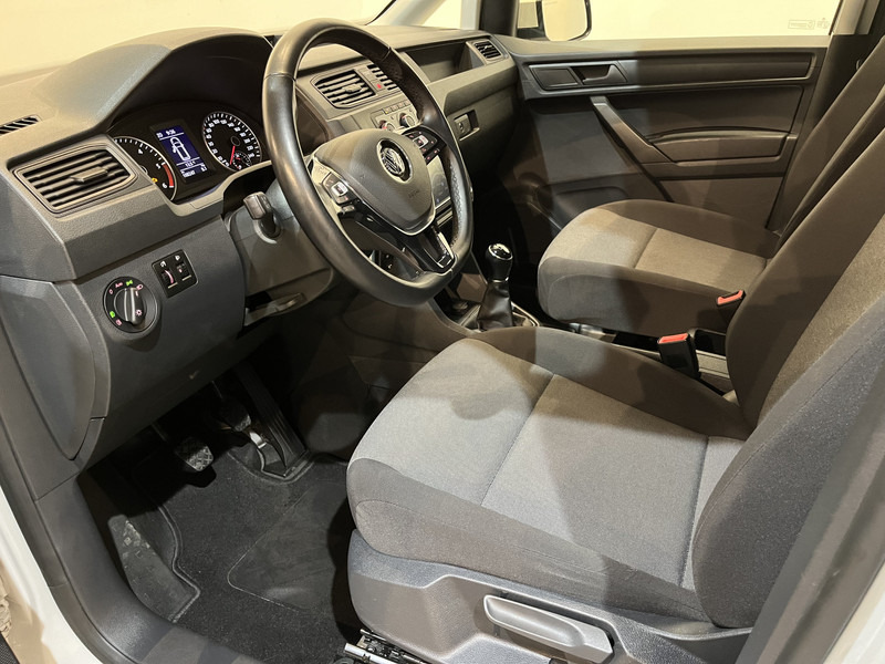 Mali kombi Volkswagen Caddy 2.0 TDI L1H1 BMT Highline / Euro 6 / Airco / Cruise Control / CarPlay / Trekhaak / PDC / Navigatie: slika Mali kombi Volkswagen Caddy 2.0 TDI L1H1 BMT Highline / Euro 6 / Airco / Cruise Control / CarPlay / Trekhaak / PDC / Navigatie