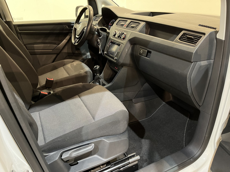Mali kombi Volkswagen Caddy 2.0 TDI L1H1 BMT Highline / Euro 6 / Airco / Cruise Control / CarPlay / Trekhaak / PDC / Navigatie: slika Mali kombi Volkswagen Caddy 2.0 TDI L1H1 BMT Highline / Euro 6 / Airco / Cruise Control / CarPlay / Trekhaak / PDC / Navigatie