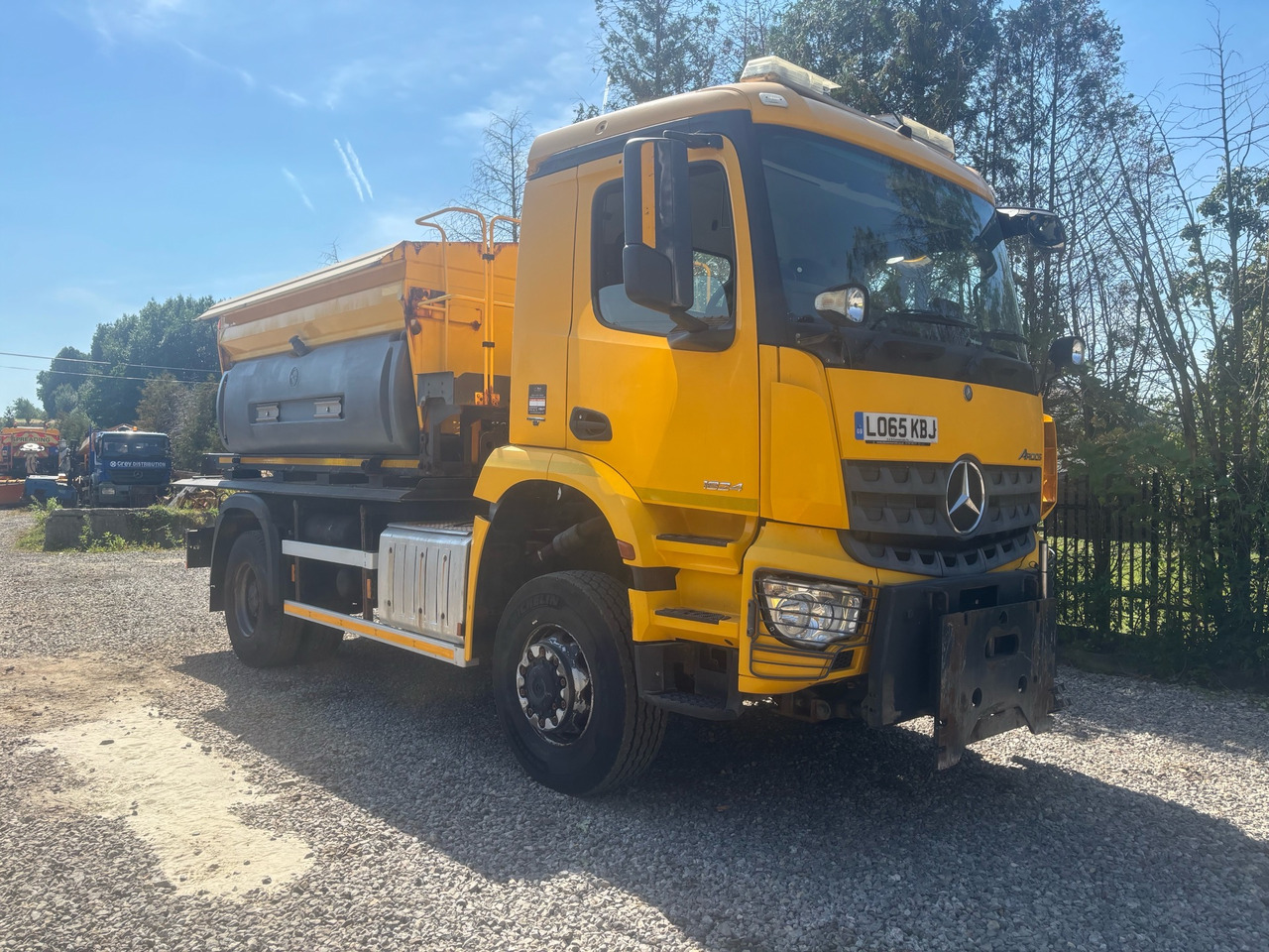 MERCEDES AROCS 1824 4x4BB GRITTER/SPREADER/PLOUGH - Vozilo za čišćenje snijega: slika MERCEDES AROCS 1824 4x4BB GRITTER/SPREADER/PLOUGH - Vozilo za čišćenje snijega MERCEDES AROCS 1824 4x4BB GRITTER/SPREADER/PLOUGH - Vozilo za čišćenje snijega: slika MERCEDES AROCS 1824 4x4BB GRITTER/SPREADER/PLOUGH - Vozilo za čišćenje snijega