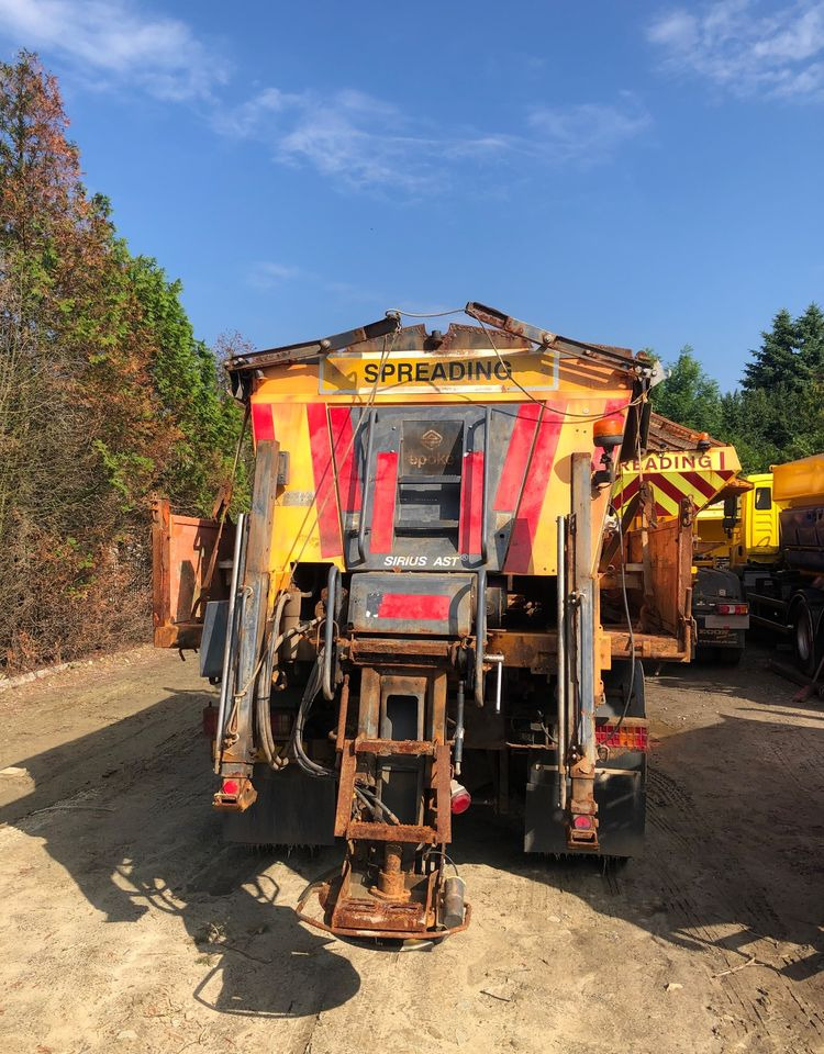 Kiper Mercedes-Benz Atego 1324 4x4 wywrotka piaskarka solarka: slika Kiper Mercedes-Benz Atego 1324 4x4 wywrotka piaskarka solarka Kiper Mercedes-Benz Atego 1324 4x4 wywrotka piaskarka solarka: slika Kiper Mercedes-Benz Atego 1324 4x4 wywrotka piaskarka solarka