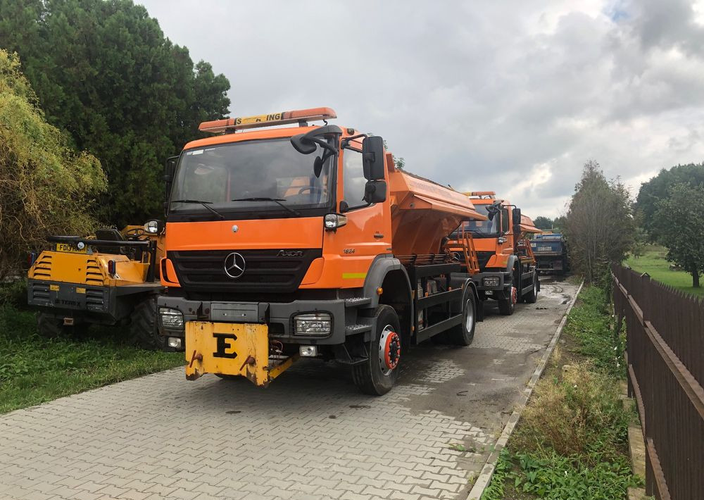 Vozilo za čišćenje snijega Mercedes-Benz Axor 1824 4x4 piaskarka solarka econ pług 2011 e5: slika Vozilo za čišćenje snijega Mercedes-Benz Axor 1824 4x4 piaskarka solarka econ pług 2011 e5