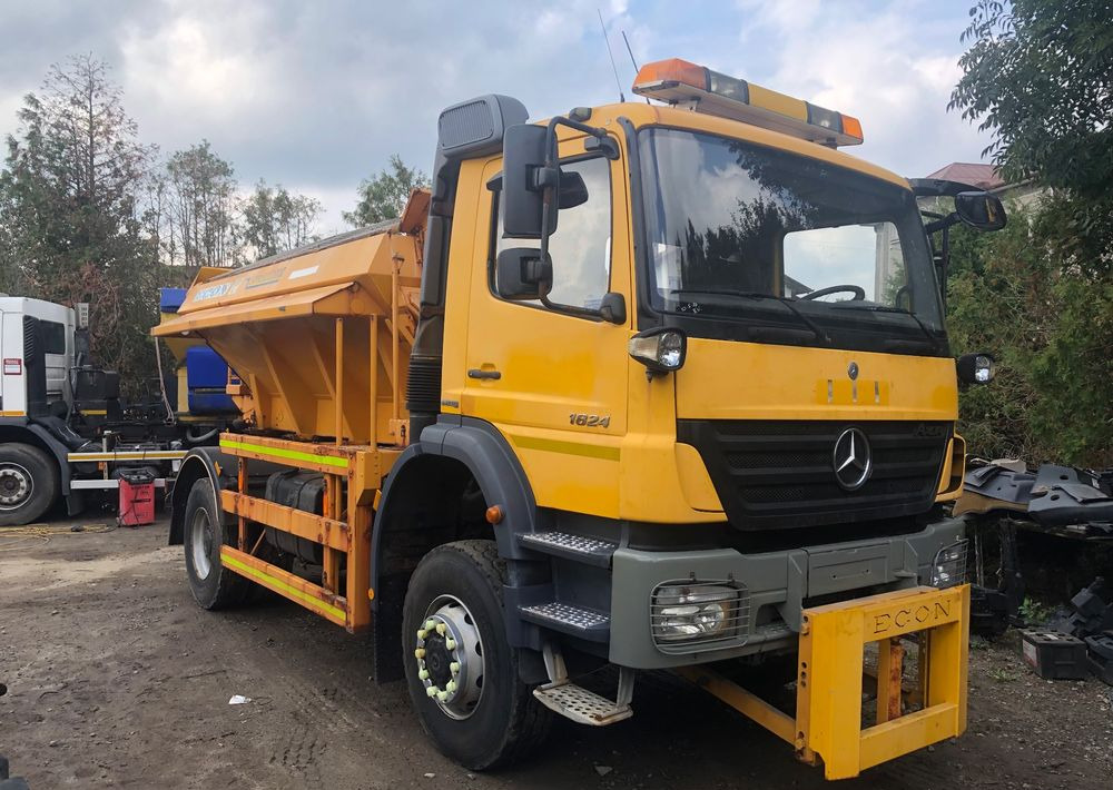 Vozilo za čišćenje snijega Mercedes-Benz Axor 1824 4x4 piaskarka solarka econ pług 2011 e5: slika Vozilo za čišćenje snijega Mercedes-Benz Axor 1824 4x4 piaskarka solarka econ pług 2011 e5