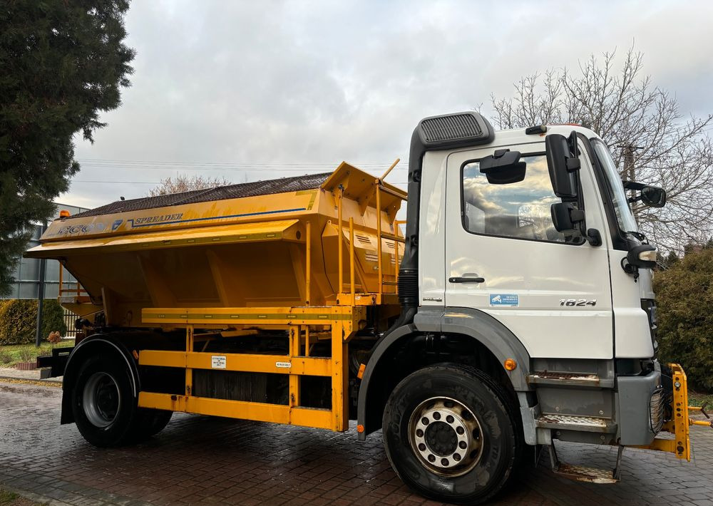 Mercedes-Benz Axor 4x2 piaskarka solarka econ schmidt 1824 e5 - Vozilo za čišćenje snijega: slika Mercedes-Benz Axor 4x2 piaskarka solarka econ schmidt 1824 e5 - Vozilo za čišćenje snijega Mercedes-Benz Axor 4x2 piaskarka solarka econ schmidt 1824 e5 - Vozilo za čišćenje snijega: slika Mercedes-Benz Axor 4x2 piaskarka solarka econ schmidt 1824 e5 - Vozilo za čišćenje snijega