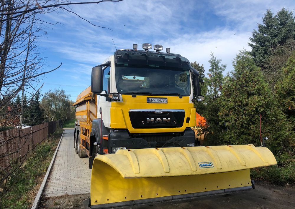 Namjenska/ Posebna vozila, Kamion MAN TGS 26.320 6x6BB piaskarka solarka econ schmidt pług: slika Namjenska/ Posebna vozila, Kamion MAN TGS 26.320 6x6BB piaskarka solarka econ schmidt pług Namjenska/ Posebna vozila, Kamion MAN TGS 26.320 6x6BB piaskarka solarka econ schmidt pług: slika Namjenska/ Posebna vozila, Kamion MAN TGS 26.320 6x6BB piaskarka solarka econ schmidt pług