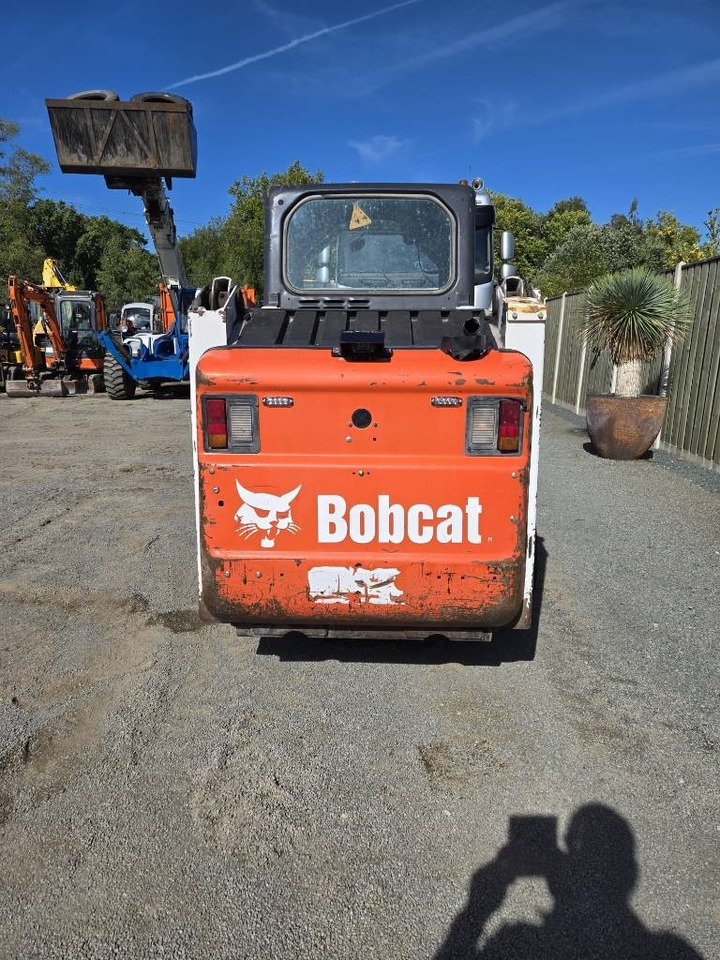 Bobcat S 130 - Mini utovarivač: slika Bobcat S 130 - Mini utovarivač Bobcat S 130 - Mini utovarivač: slika Bobcat S 130 - Mini utovarivač