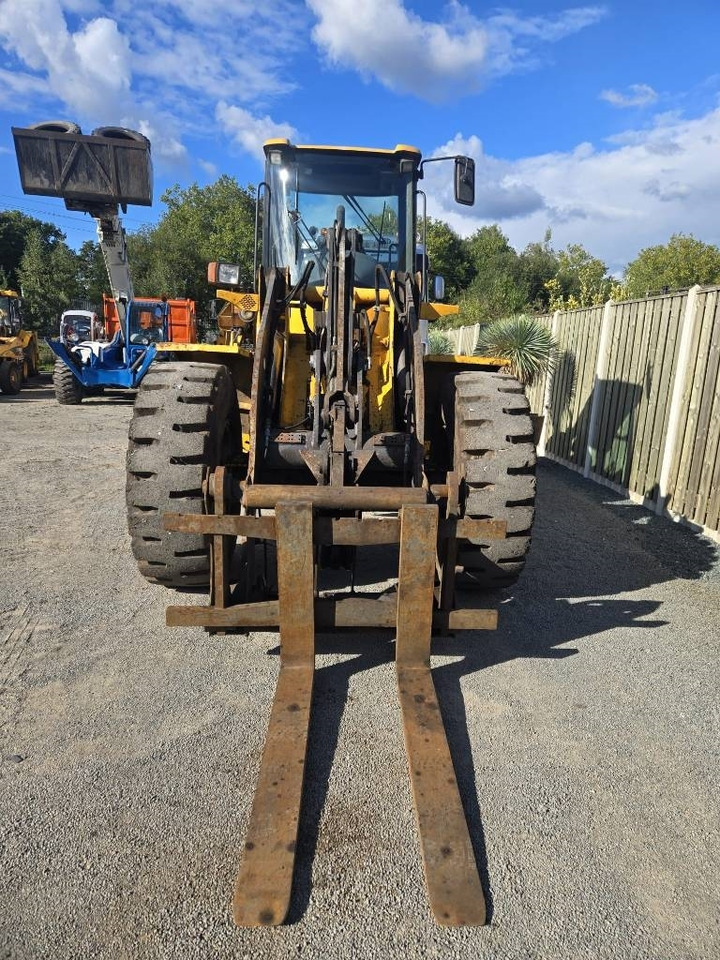 Volvo L 40 B TP - Utovarivač na kotačima: slika Volvo L 40 B TP - Utovarivač na kotačima Volvo L 40 B TP - Utovarivač na kotačima: slika Volvo L 40 B TP - Utovarivač na kotačima