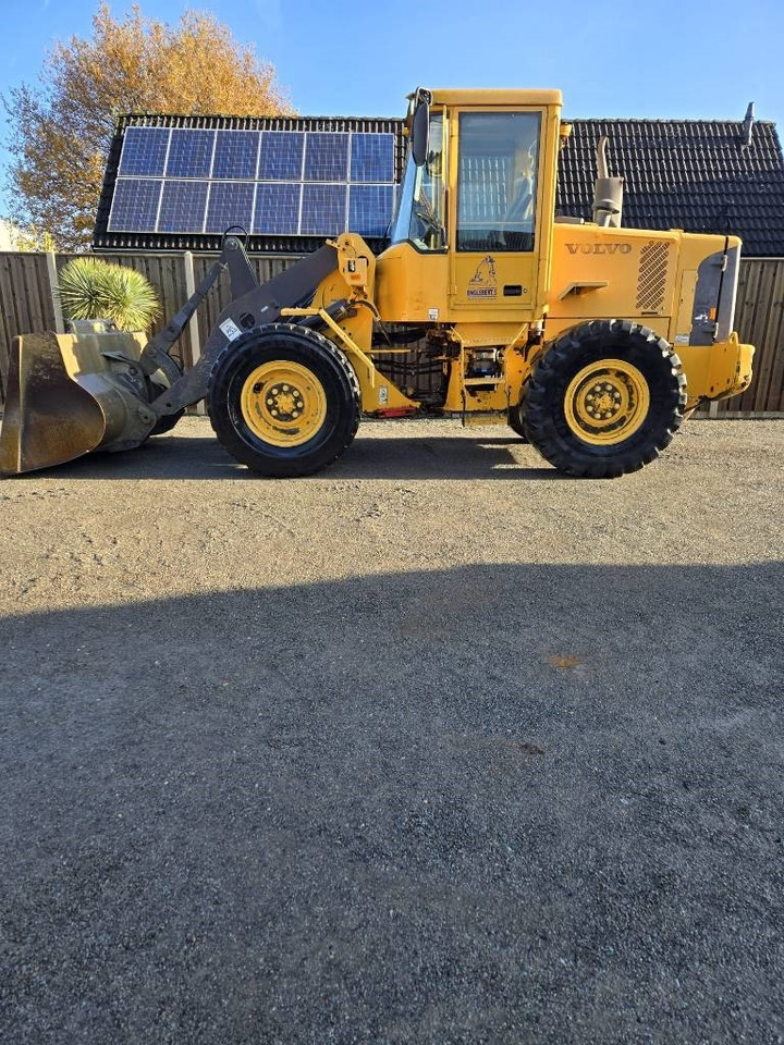 Volvo L 50 E - Utovarivač na kotačima: slika Volvo L 50 E - Utovarivač na kotačima Volvo L 50 E - Utovarivač na kotačima: slika Volvo L 50 E - Utovarivač na kotačima