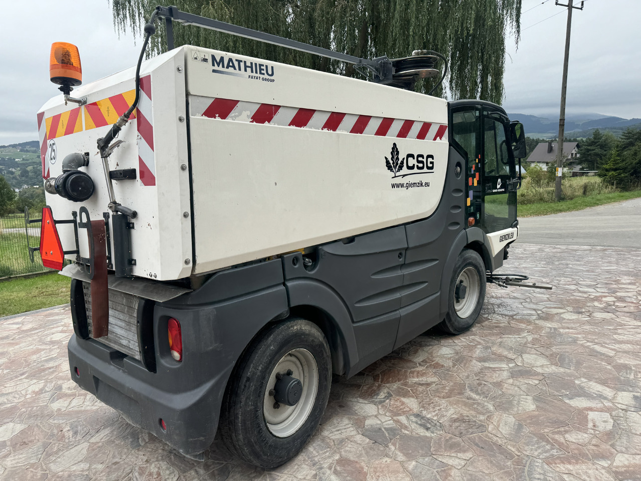 MATHIEU Grand Aquadyne 4000 water truck sprayer HP washer - Cestovna čistilica: slika MATHIEU Grand Aquadyne 4000 water truck sprayer HP washer - Cestovna čistilica MATHIEU Grand Aquadyne 4000 water truck sprayer HP washer - Cestovna čistilica: slika MATHIEU Grand Aquadyne 4000 water truck sprayer HP washer - Cestovna čistilica
