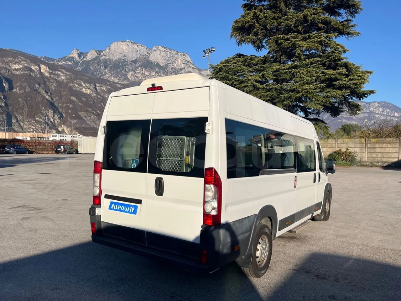 Prigradski autobus Citroën Jumper: slika Prigradski autobus Citroën Jumper Prigradski autobus Citroën Jumper: slika Prigradski autobus Citroën Jumper