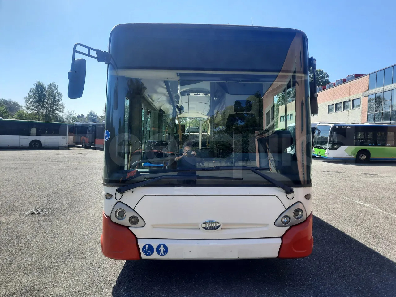 Heuliez GX127 - Gradski autobus: slika Heuliez GX127 - Gradski autobus Heuliez GX127 - Gradski autobus: slika Heuliez GX127 - Gradski autobus