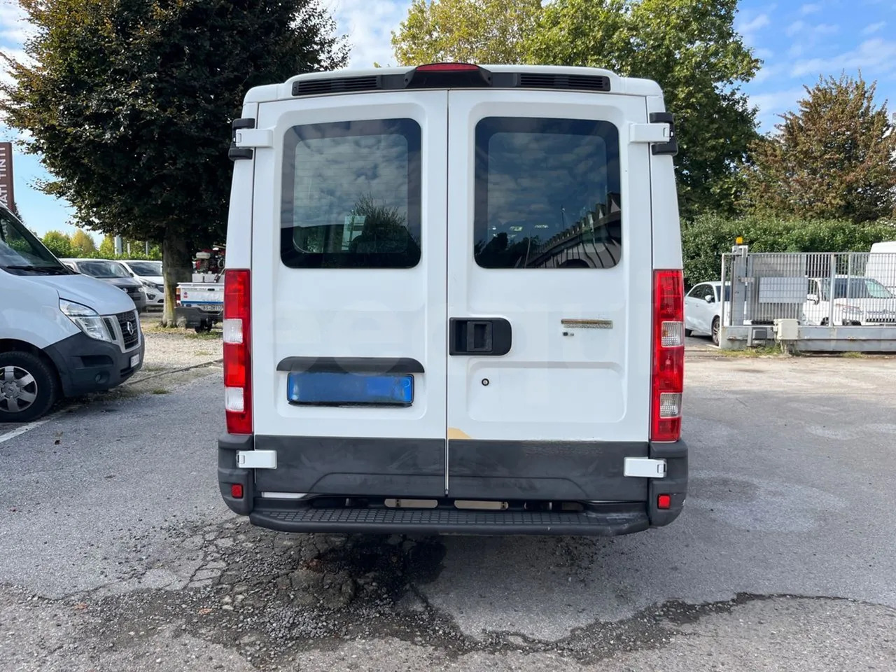 Iveco Daily - Minibus, Putnički kombi: slika Iveco Daily - Minibus, Putnički kombi Iveco Daily - Minibus, Putnički kombi: slika Iveco Daily - Minibus, Putnički kombi