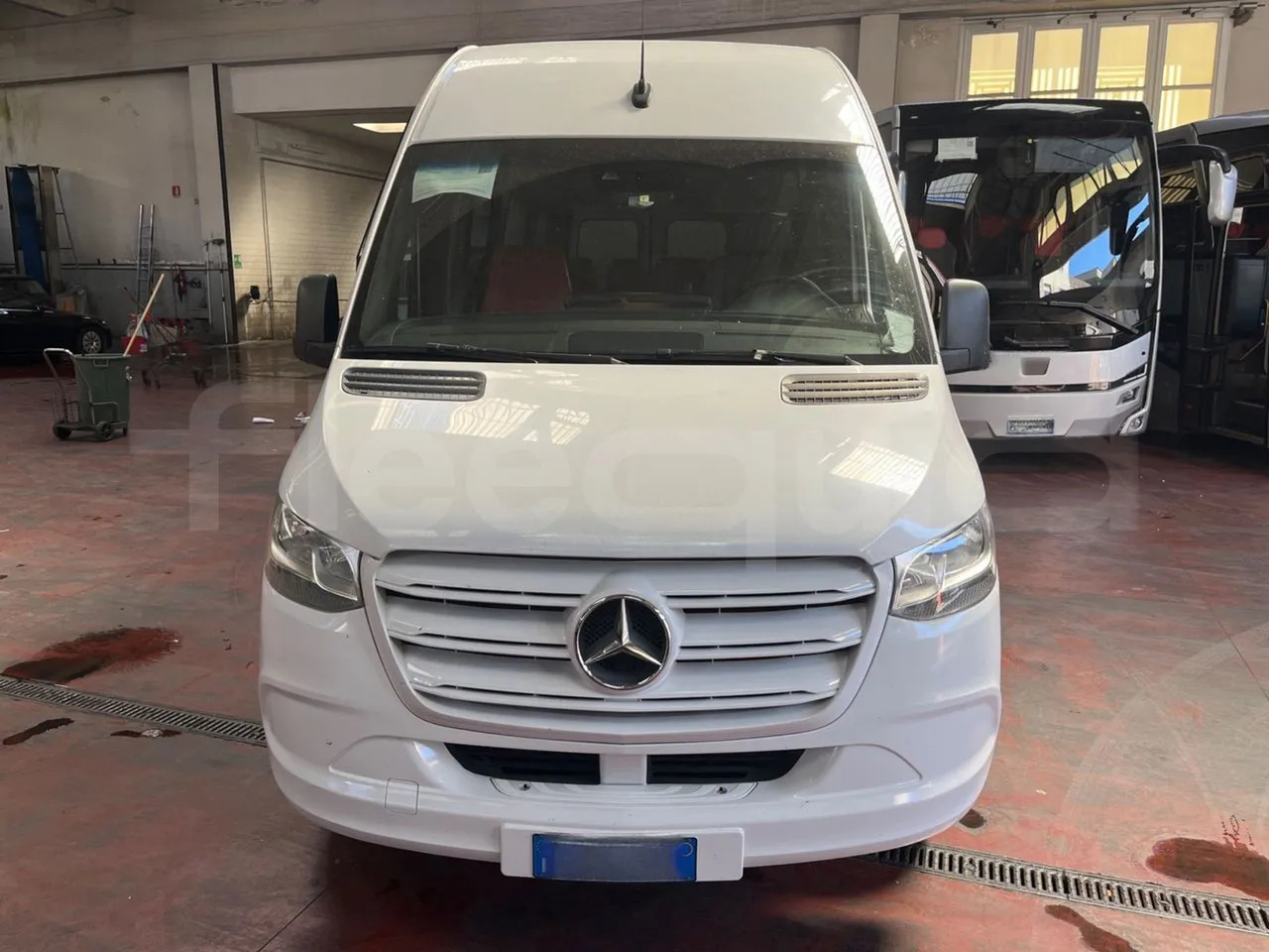 Mercedes-Benz Sprinter - Minibus, Putnički kombi: slika Mercedes-Benz Sprinter - Minibus, Putnički kombi Mercedes-Benz Sprinter - Minibus, Putnički kombi: slika Mercedes-Benz Sprinter - Minibus, Putnički kombi