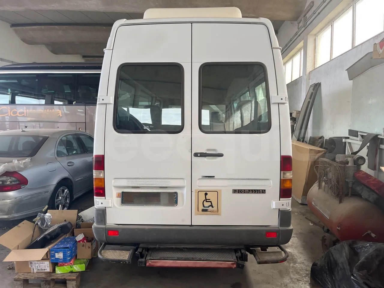 Mercedes-Benz Sprinter - Minibus, Putnički kombi: slika Mercedes-Benz Sprinter - Minibus, Putnički kombi Mercedes-Benz Sprinter - Minibus, Putnički kombi: slika Mercedes-Benz Sprinter - Minibus, Putnički kombi