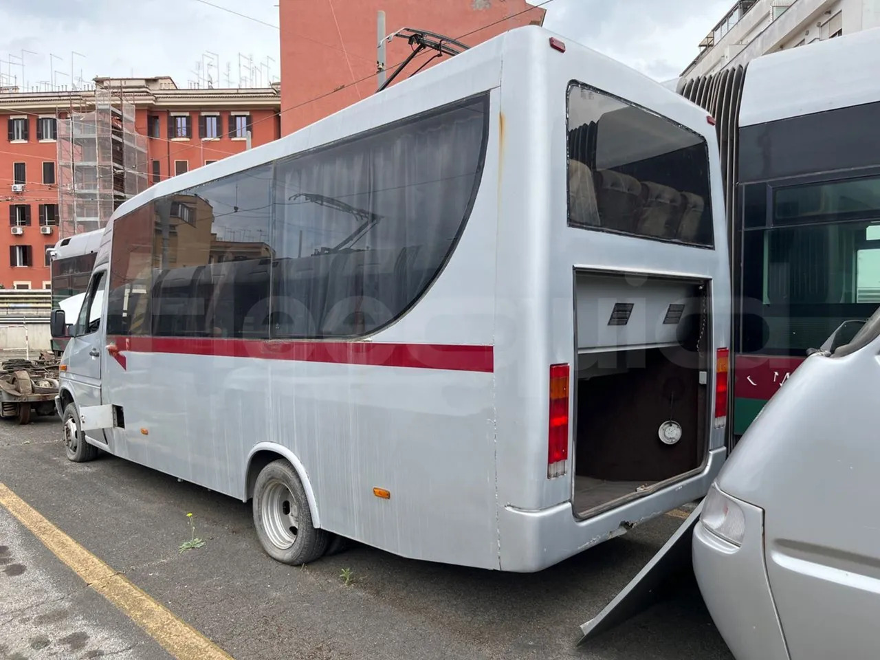 N. 2 Mercedes-Benz 414T - Minibus, Putnički kombi: slika N. 2 Mercedes-Benz 414T - Minibus, Putnički kombi N. 2 Mercedes-Benz 414T - Minibus, Putnički kombi: slika N. 2 Mercedes-Benz 414T - Minibus, Putnički kombi