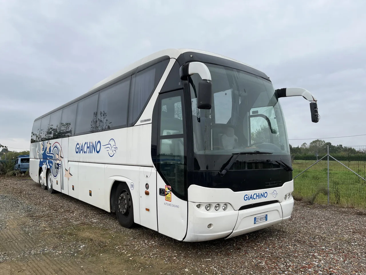 Turistički autobus Neoplan P22: slika Turistički autobus Neoplan P22