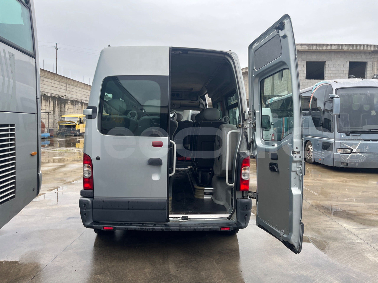 Nissan Interstar - Minibus, Putnički kombi: slika Nissan Interstar - Minibus, Putnički kombi Nissan Interstar - Minibus, Putnički kombi: slika Nissan Interstar - Minibus, Putnički kombi