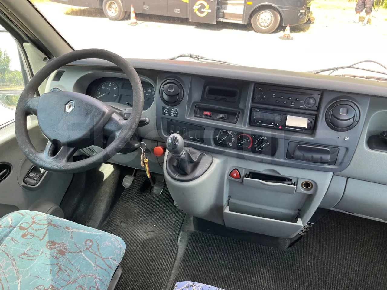 Minibus, Putnički kombi Renault Master: slika Minibus, Putnički kombi Renault Master