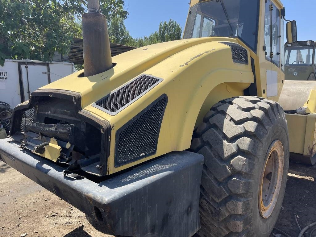Bomag 226-4 - Kompaktor: slika Bomag 226-4 - Kompaktor Bomag 226-4 - Kompaktor: slika Bomag 226-4 - Kompaktor