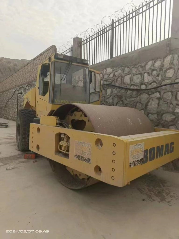 Bomag bw225d-3 - Cestovni valjak: slika Bomag bw225d-3 - Cestovni valjak Bomag bw225d-3 - Cestovni valjak: slika Bomag bw225d-3 - Cestovni valjak