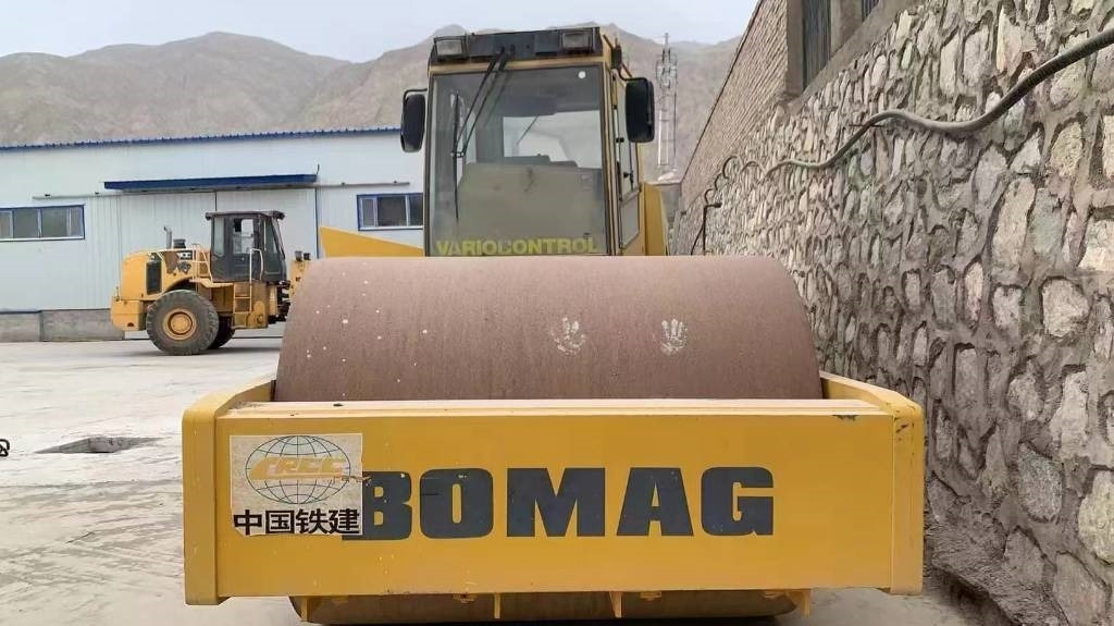 Bomag bw225d-3 - Cestovni valjak: slika Bomag bw225d-3 - Cestovni valjak Bomag bw225d-3 - Cestovni valjak: slika Bomag bw225d-3 - Cestovni valjak