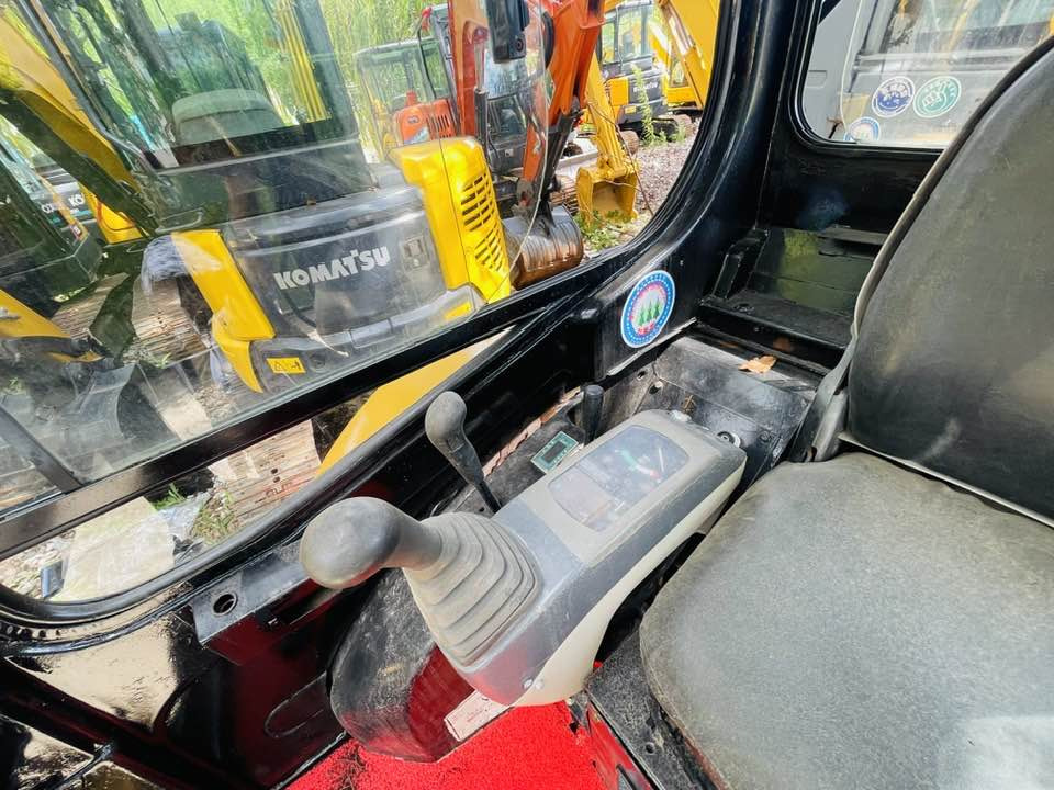 CAT 303C CR - Mini bager: slika CAT 303C CR - Mini bager CAT 303C CR - Mini bager: slika CAT 303C CR - Mini bager