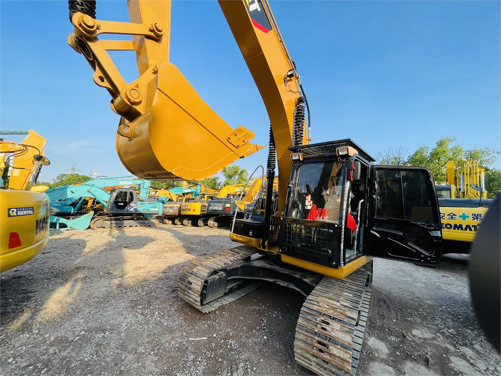 CAT 320D2 L - Bager: slika CAT 320D2 L - Bager CAT 320D2 L - Bager: slika CAT 320D2 L - Bager