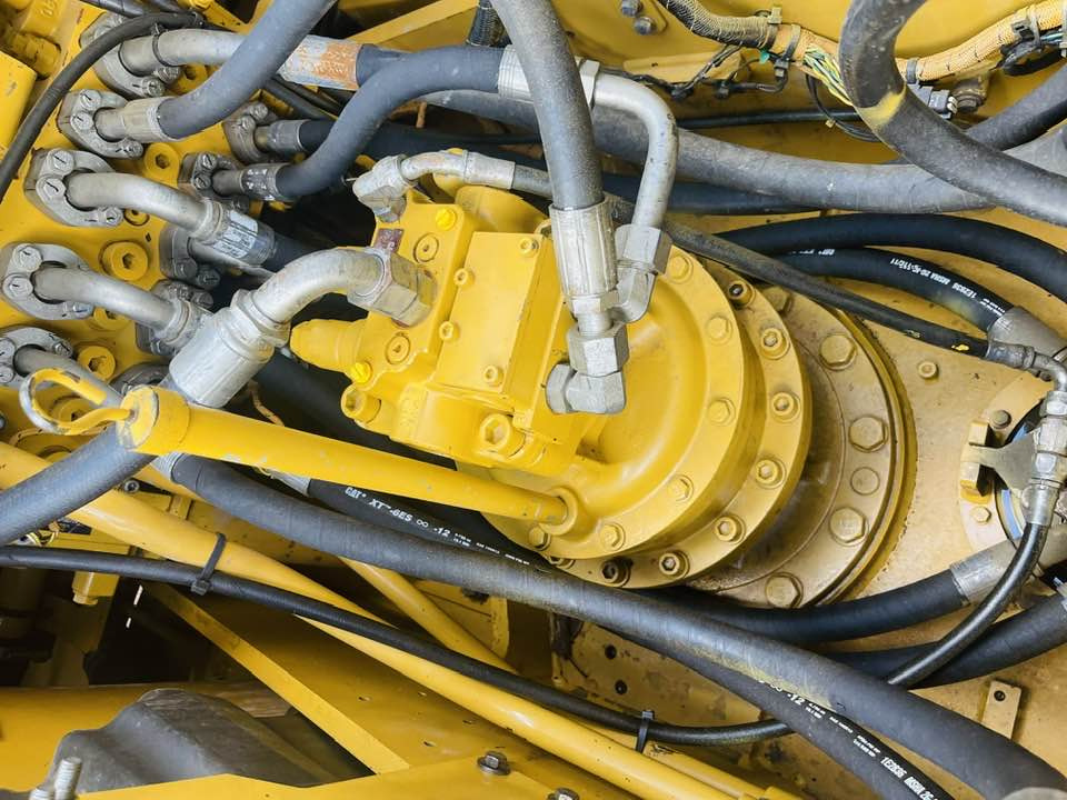 Caterpillar 323 - Bager: slika Caterpillar 323 - Bager Caterpillar 323 - Bager: slika Caterpillar 323 - Bager