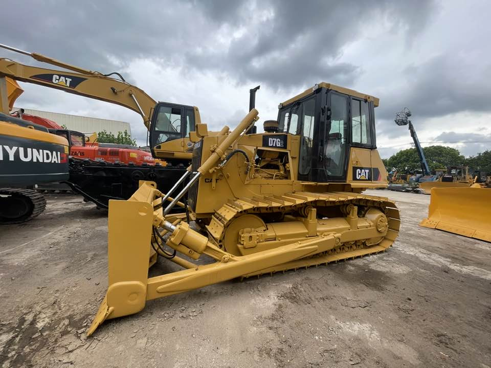 Caterpillar D6G2 LGP - Buldožer: slika Caterpillar D6G2 LGP - Buldožer Caterpillar D6G2 LGP - Buldožer: slika Caterpillar D6G2 LGP - Buldožer