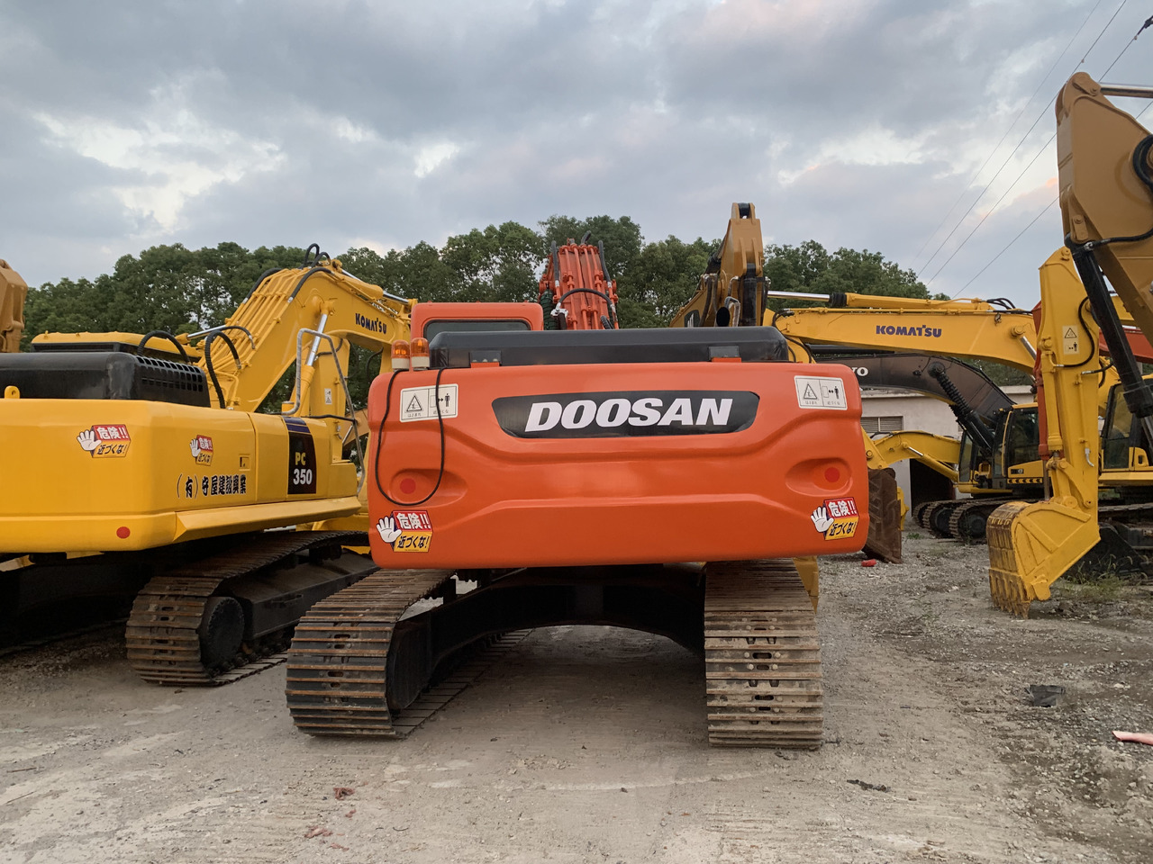 DOOSAN DX225LC - Bager na kotačima: slika DOOSAN DX225LC - Bager na kotačima DOOSAN DX225LC - Bager na kotačima: slika DOOSAN DX225LC - Bager na kotačima