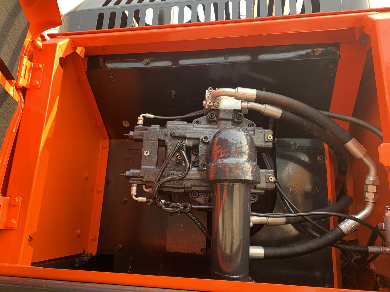 DOOSAN DX340LC - Bager na kotačima: slika DOOSAN DX340LC - Bager na kotačima DOOSAN DX340LC - Bager na kotačima: slika DOOSAN DX340LC - Bager na kotačima