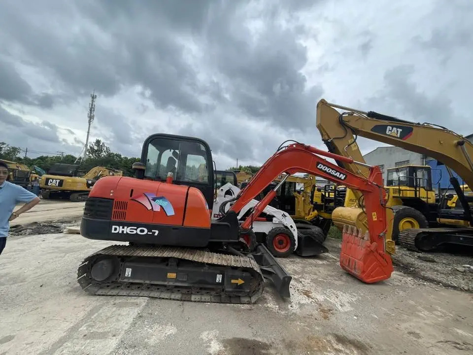 Mini bager Doosan DH60-7: slika Mini bager Doosan DH60-7
