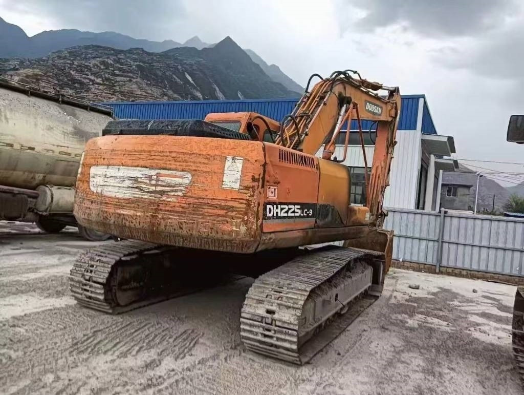 Doosan DX 225 - Bager gusjeničar: slika Doosan DX 225 - Bager gusjeničar Doosan DX 225 - Bager gusjeničar: slika Doosan DX 225 - Bager gusjeničar