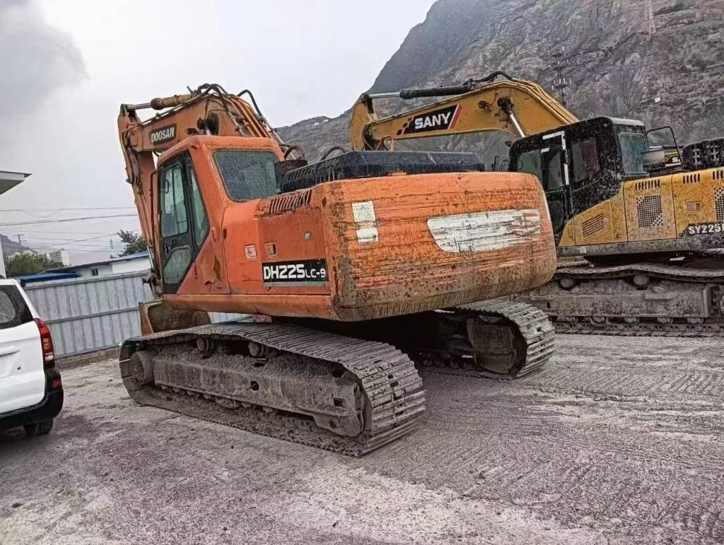 Doosan DX 225 - Bager gusjeničar: slika Doosan DX 225 - Bager gusjeničar Doosan DX 225 - Bager gusjeničar: slika Doosan DX 225 - Bager gusjeničar