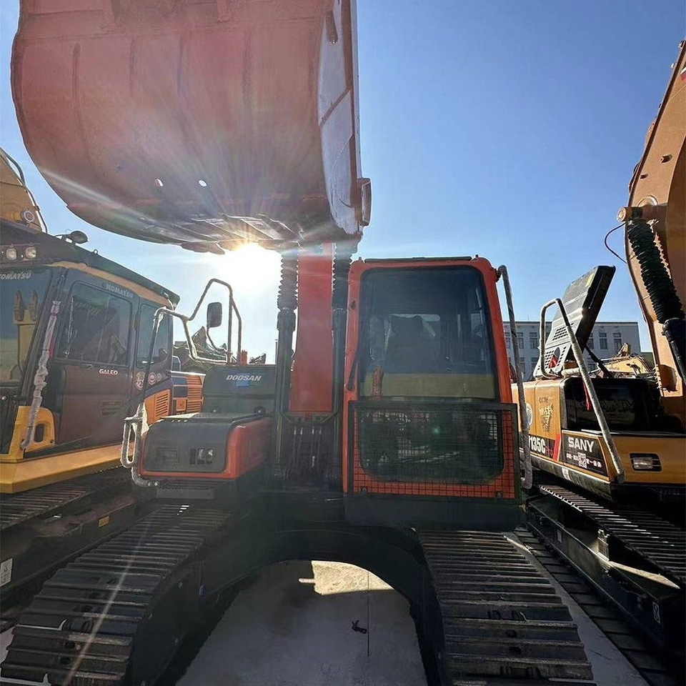Doosan DX150LC-9C - Bager gusjeničar: slika Doosan DX150LC-9C - Bager gusjeničar Doosan DX150LC-9C - Bager gusjeničar: slika Doosan DX150LC-9C - Bager gusjeničar