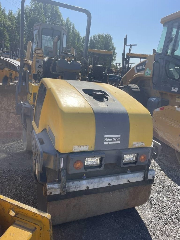 Dynapac CC 1250 - Cestovni valjak: slika Dynapac CC 1250 - Cestovni valjak Dynapac CC 1250 - Cestovni valjak: slika Dynapac CC 1250 - Cestovni valjak