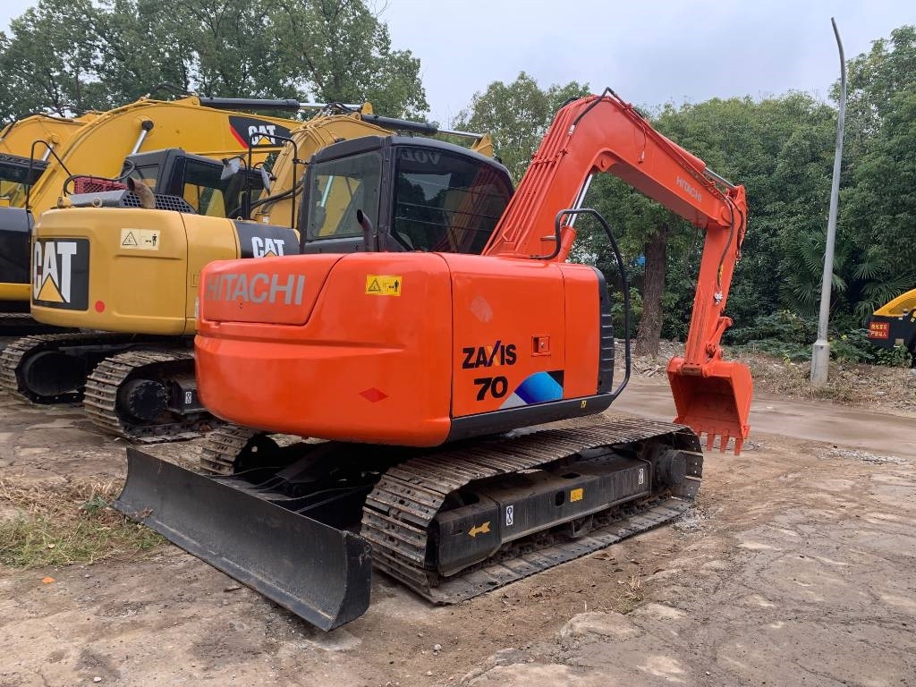 Hitachi Zaxis 70 - Bager gusjeničar: slika Hitachi Zaxis 70 - Bager gusjeničar Hitachi Zaxis 70 - Bager gusjeničar: slika Hitachi Zaxis 70 - Bager gusjeničar