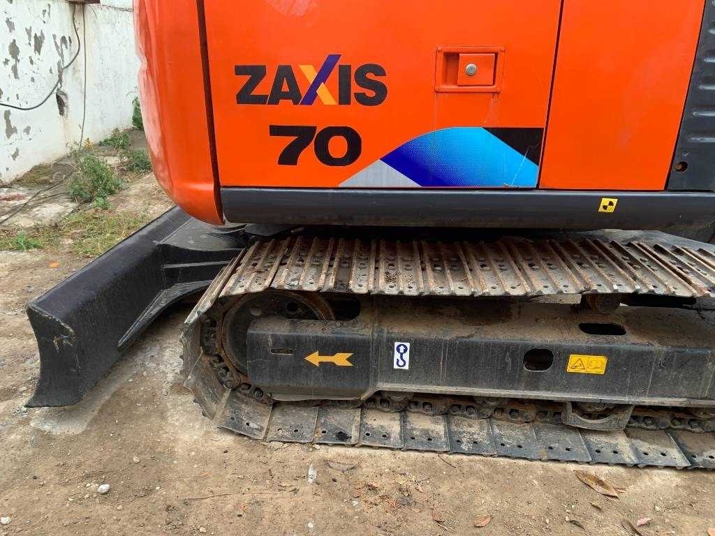 Hitachi Zaxis 70 - Bager gusjeničar: slika Hitachi Zaxis 70 - Bager gusjeničar Hitachi Zaxis 70 - Bager gusjeničar: slika Hitachi Zaxis 70 - Bager gusjeničar