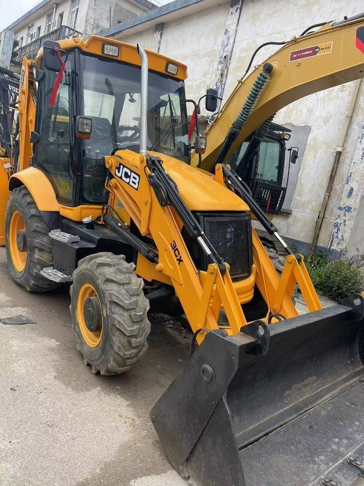 JCB 3CX - Rovokopač-utovarivač: slika JCB 3CX - Rovokopač-utovarivač JCB 3CX - Rovokopač-utovarivač: slika JCB 3CX - Rovokopač-utovarivač
