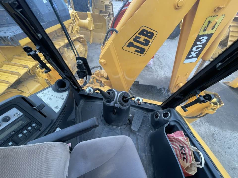 JCB 3Cx - Rovokopač-utovarivač: slika JCB 3Cx - Rovokopač-utovarivač JCB 3Cx - Rovokopač-utovarivač: slika JCB 3Cx - Rovokopač-utovarivač