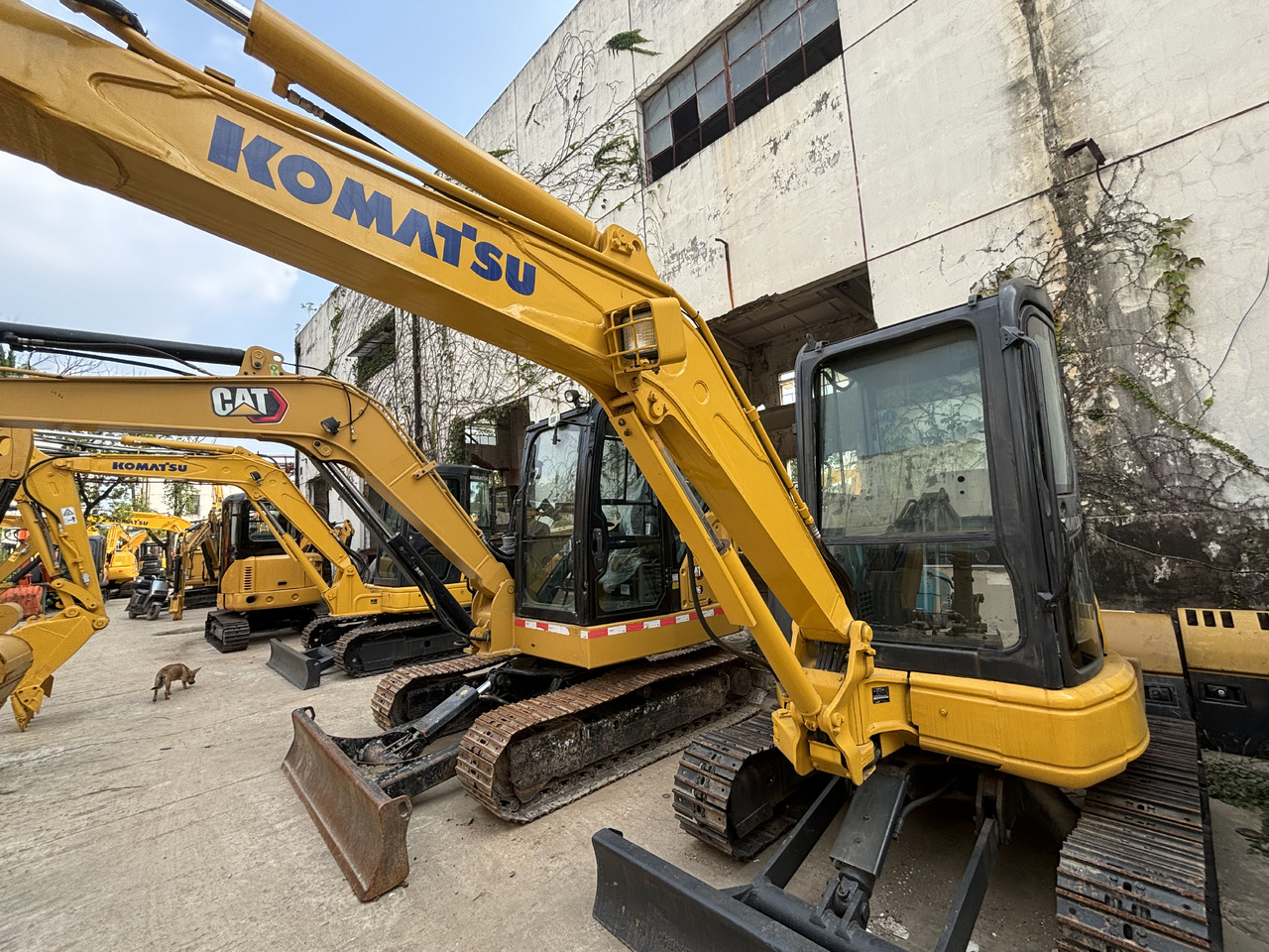 KOMATSU PC35MR - Mini bager: slika KOMATSU PC35MR - Mini bager KOMATSU PC35MR - Mini bager: slika KOMATSU PC35MR - Mini bager