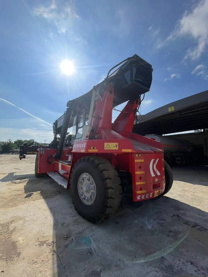 Kalmar DRF 450-650S5 - Autodizalica za sve terene: slika Kalmar DRF 450-650S5 - Autodizalica za sve terene Kalmar DRF 450-650S5 - Autodizalica za sve terene: slika Kalmar DRF 450-650S5 - Autodizalica za sve terene