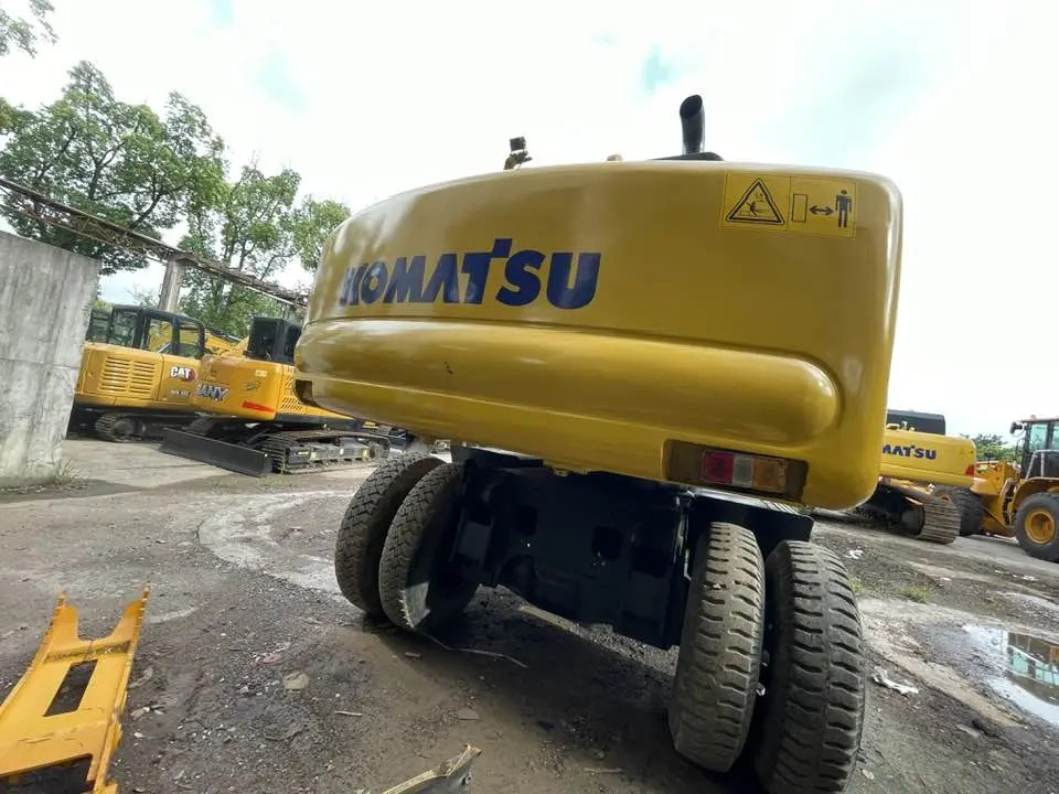 Komatsu PW160-11 - Bager na kotačima: slika Komatsu PW160-11 - Bager na kotačima Komatsu PW160-11 - Bager na kotačima: slika Komatsu PW160-11 - Bager na kotačima