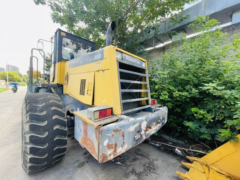 Komatsu WA380-8 - Utovarivač na kotačima: slika Komatsu WA380-8 - Utovarivač na kotačima Komatsu WA380-8 - Utovarivač na kotačima: slika Komatsu WA380-8 - Utovarivač na kotačima
