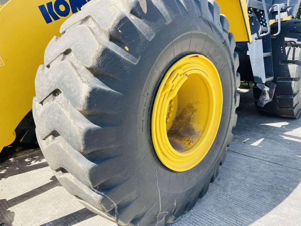 Komatsu WA470 - Utovarivač na kotačima: slika Komatsu WA470 - Utovarivač na kotačima Komatsu WA470 - Utovarivač na kotačima: slika Komatsu WA470 - Utovarivač na kotačima