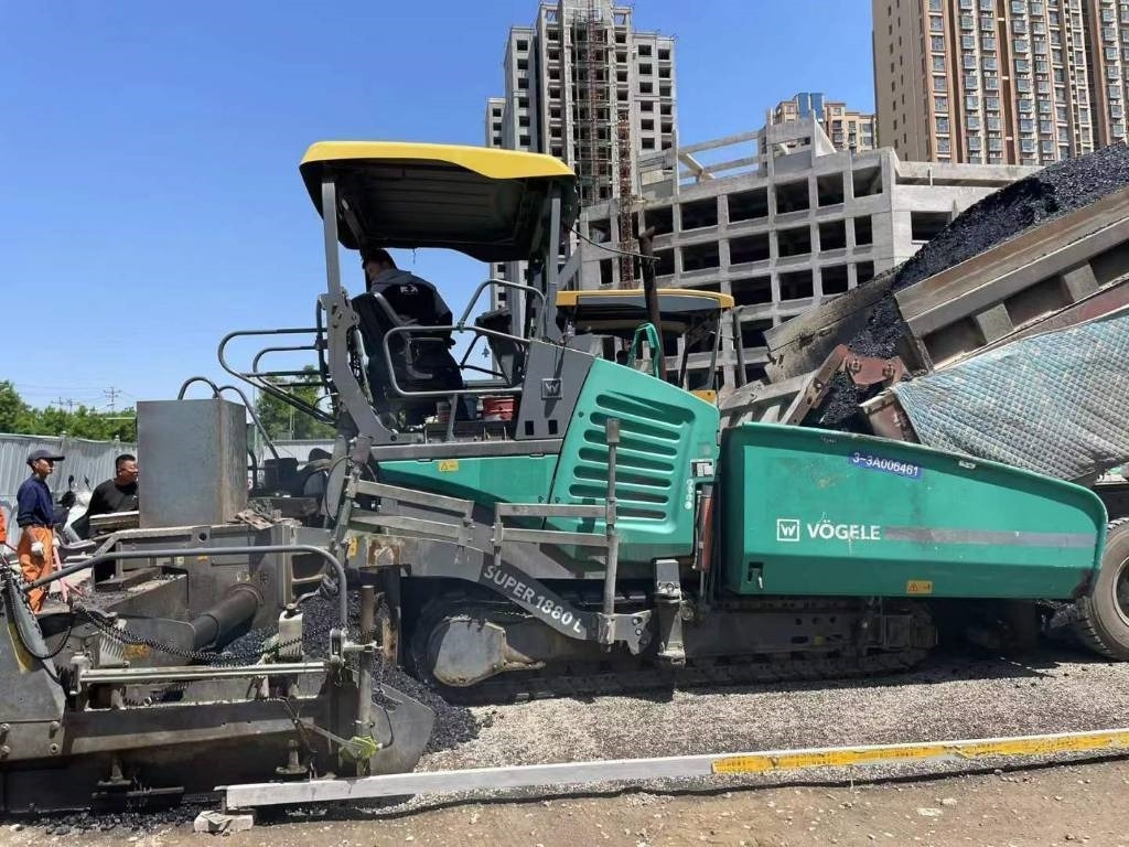 Vögele Super 1880L  - Finišer za asfalt: slika Vögele Super 1880L  - Finišer za asfalt Vögele Super 1880L  - Finišer za asfalt: slika Vögele Super 1880L  - Finišer za asfalt